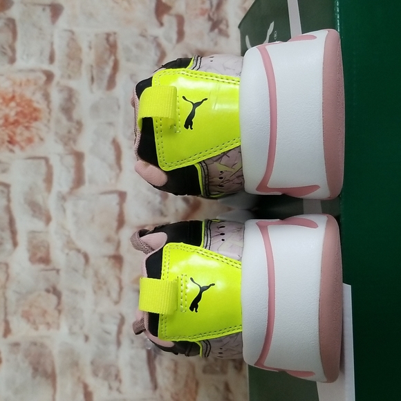 New Puma Nova 2 Shift Sneakers - Picture 5 of 8